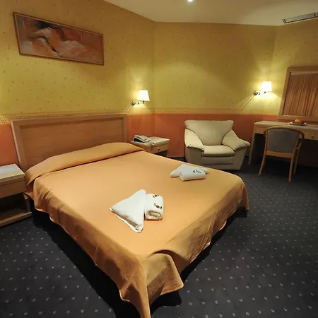 Isthmia Prime Corinto