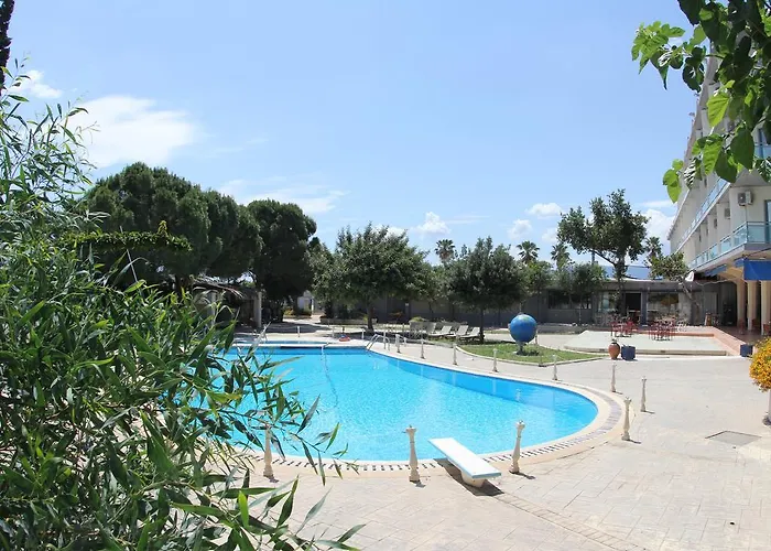 Отель Isthmia Prime